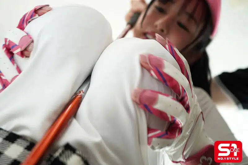 SONE-462 นักกีฬานม K คัพ โดนเซ็กส์จนลืมซ้อมตอกสดคาสระน้ำ